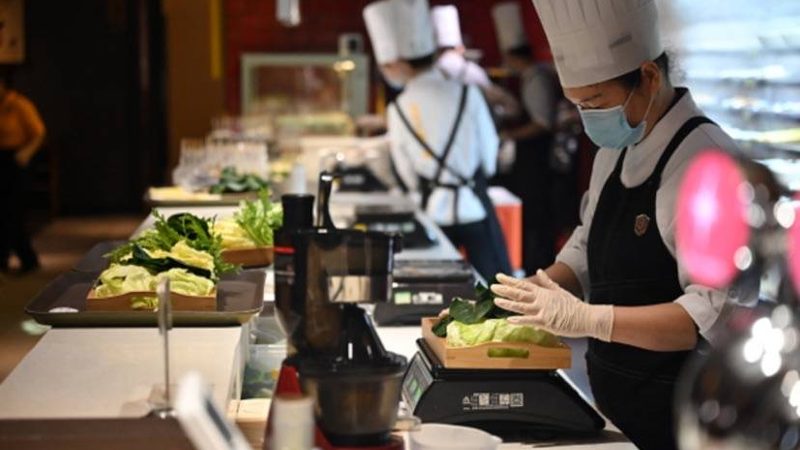 代工与自产：复合调味料企业的两条分岔路